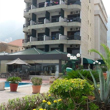 Holiday Suites Hotel & Beach Resort Jounieh Dış mekan fotoğraf