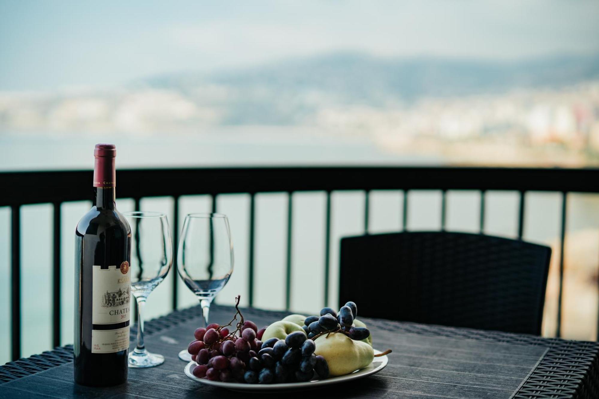 Holiday Suites Hotel & Beach Resort Jounieh Dış mekan fotoğraf