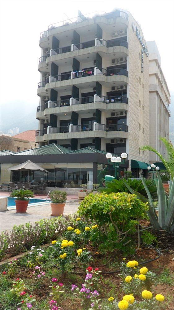 Holiday Suites Hotel & Beach Resort Jounieh Dış mekan fotoğraf