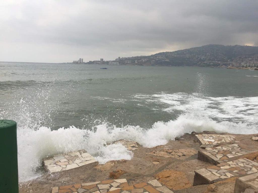 Holiday Suites Hotel & Beach Resort Jounieh Dış mekan fotoğraf