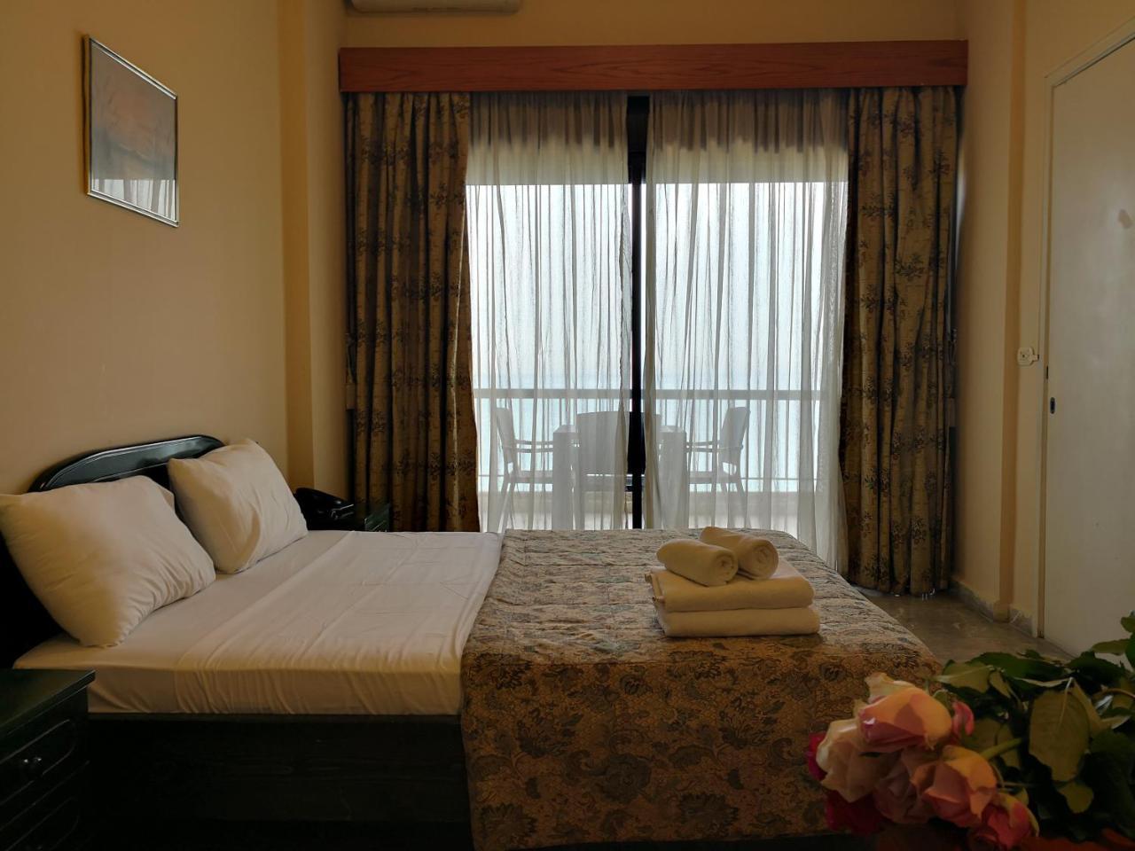 Holiday Suites Hotel & Beach Resort Jounieh Dış mekan fotoğraf