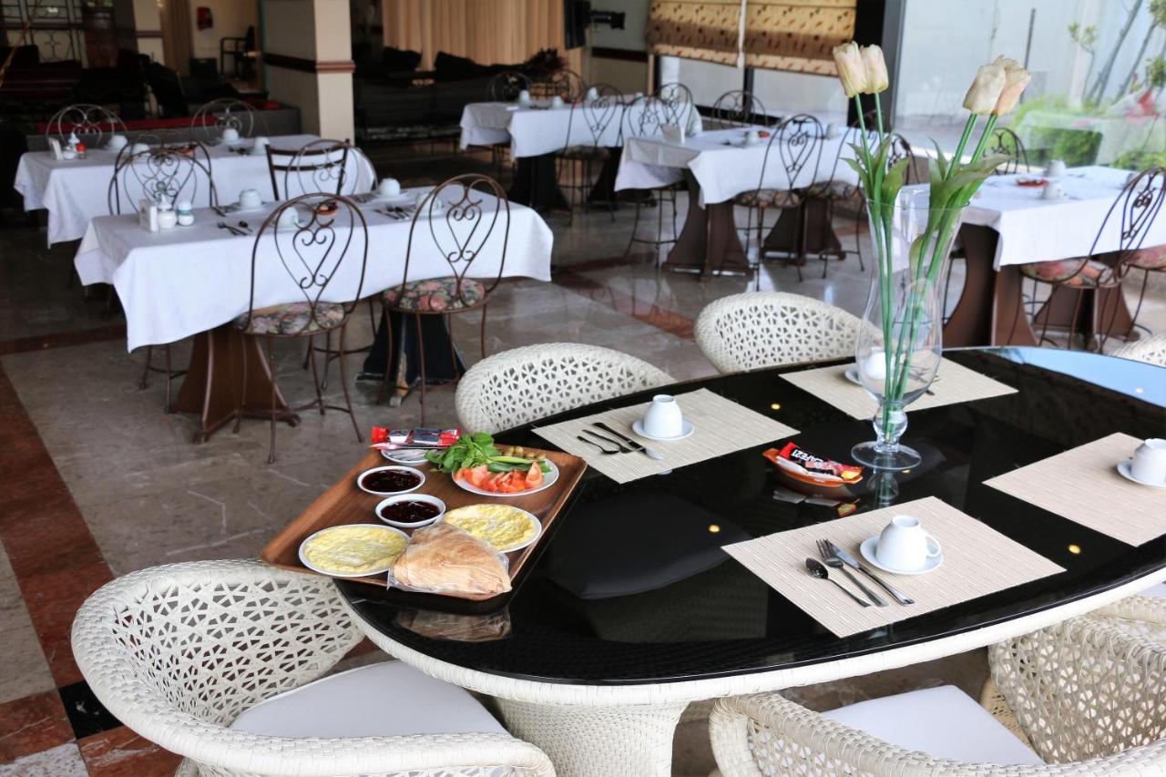 Holiday Suites Hotel & Beach Resort Jounieh Dış mekan fotoğraf