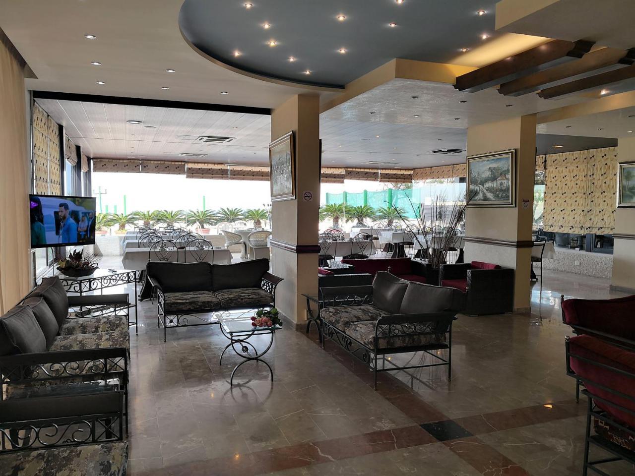 Holiday Suites Hotel & Beach Resort Jounieh Dış mekan fotoğraf